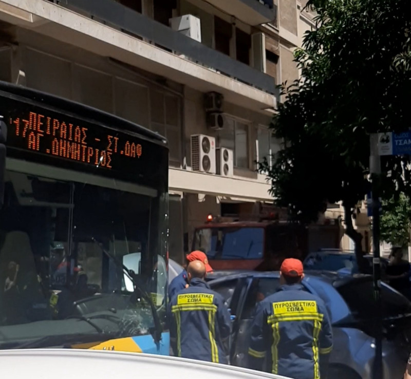 Πειραιάς: Τροχαίο με τραυματίες