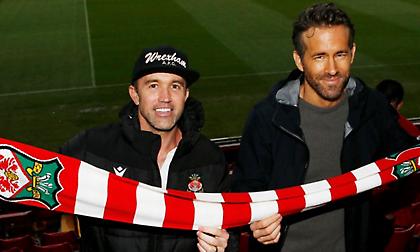 Η Νάντγουιτς δέχτηκε πέντε γκολ από τη Ρέξαμ και... απάντησε γλεντώντας τον Ράιαν Ρέινολντς!