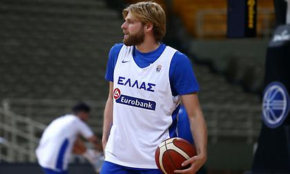 Χαραλαμπόπουλος: «Επέλεξα την Πέζαρο γιατί πίστεψε σε μένα»