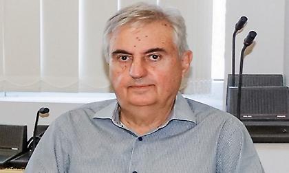 Πλήθος κόσμου στο «τελευταίο αντίο» στον Γιώργο Κονδύλη