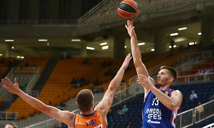 Κλείνει και Πετρούσεφ ο Ερυθρός Αστέρας!