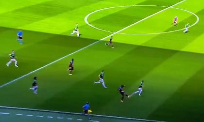 Αδιανόητη γκολάρα στην Ελβετία με σουτ από τα 40 μέτρα και τη γραμμή του πλαγίου άουτ!