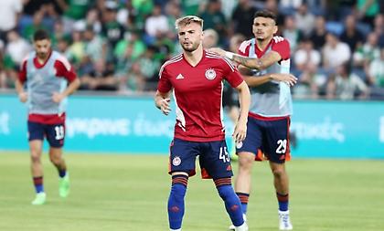 Αποδοκιμασίες οπαδών Μακάμπι στην είσοδο του Ολυμπιακού