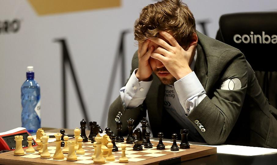 Δεν θα υπερασπιστεί τον παγκόσμιο τίτλο του στο σκάκι ο Μάγκνους Κάρλσεν