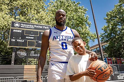 «Ο Στρατός του Αυτισμού»: Η σπουδαία πρωτοβουλία του Ντελρόι Τζέιμς