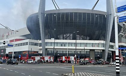 Έπιασε φωτιά στο γήπεδο της Αϊντχόφεν