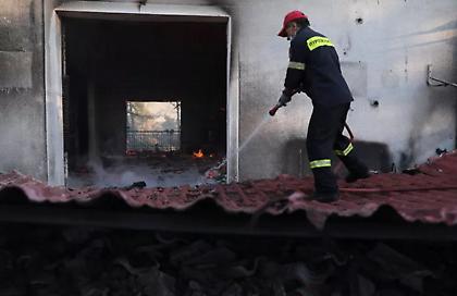 Σε επαγρύπνηση οι δυνάμεις της Πυροσβεστικής σε Πεντέλη, Μέγαρα και Σαλαμίνα