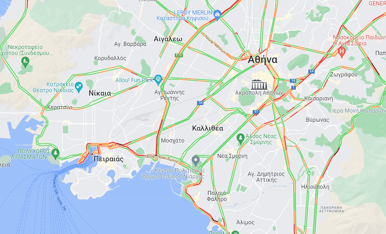 Αυξημένη κίνηση τώρα στην παραλιακή