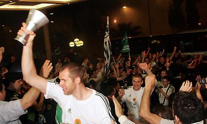 Τελευταία φορά που είχε δύο Λιθουανούς στο ρόστερ του; Triple Crown!