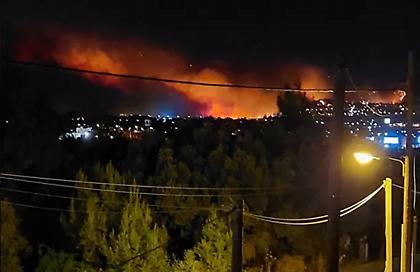 Καταγγελία για εμπρησμό την ώρα που μαινόταν η φωτιά στην Πεντέλη