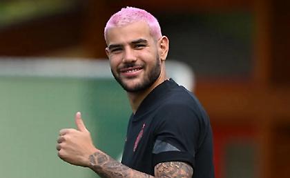 Μετά τον Ζιρού και ο Ερναντέζ άλλαξε μαλλί!