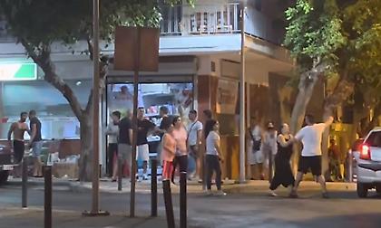 Άγρια συμπλοκή 20 ατόμων με πέτρες και μαδέρια στη Θεσσαλονίκη