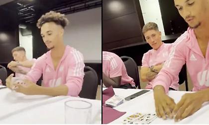 Παίκτης της Φούλαμ... κούφανε τους συμπαίκτες του με απίθανο κόλπο με χαρτιά