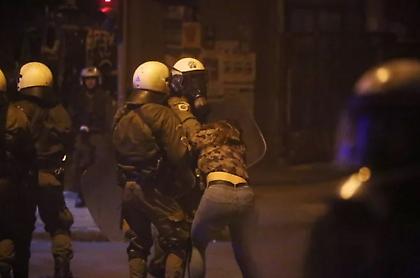 Εξάρχεια: 56 προσαγωγές μετά από ένταση ανάμεσα σε διαδηλωτές και αστυνομικούς