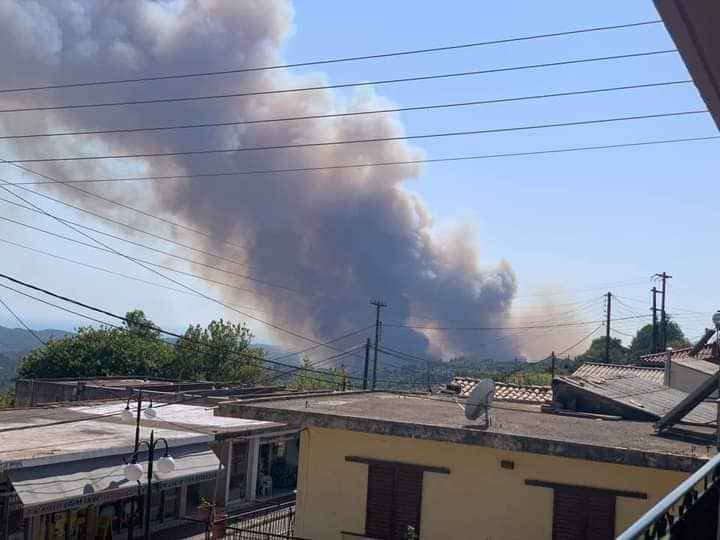 Ηλεία-φωτιά: Εκκενώνονται τα Κρέστενα, ο Γρύλλος, η Φρίξα