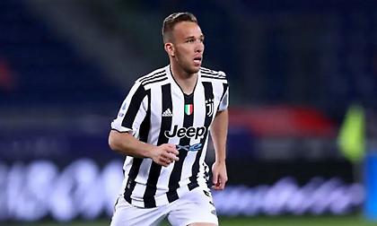 «Σε επαφές με Γιουβέντους για Αρτούρ η Βαλένθια»