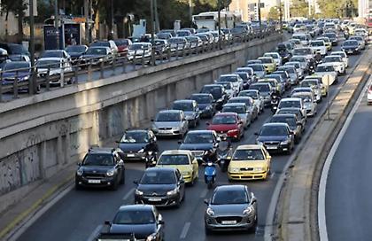 Τροχαίο στην Αττική Οδό-Μποτιλιάρισμα στον Κηφισό