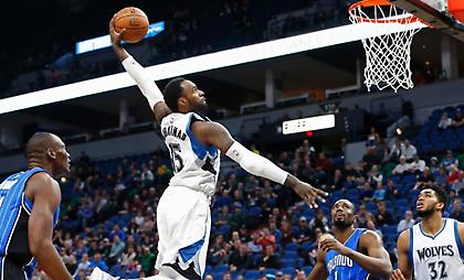 Δοκιμαστικά με τους Λέικερς θα περάσει ο Σαμπάζ Μοχάμαντ