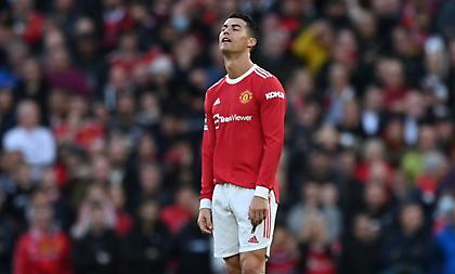 Επικό βίντεο με τον Ρονάλντο να... διώχνει τον κόσμο -και τις ομάδες- από κοντά του