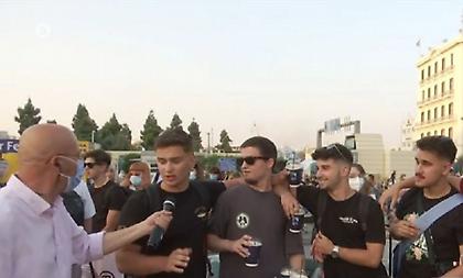 Νεαροί έκαναν πλάκα (μάλλον) πριν μπουν στο καράβι: «Χθες τεστάκι θετικό, όλοι θετικοί είμαστε»