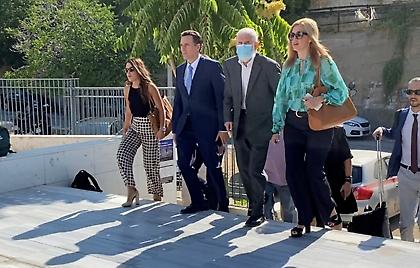 Χωρίς χειροπέδες προσήλθε στο Μεικτό Ορκωτό Δικαστήριο ο Πέτρος Φιλιππίδης
