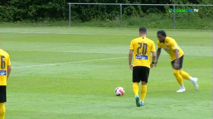 Στο οριζόντιο δοκάρι η εκτέλεση φάουλ του Λιβάι Γκαρσία