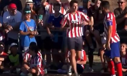 Έπος: Οπαδός της Ατλέτικο έβγαλε selfie με τον Κόκε την ώρα που εκείνος εκτελούσε κόρνερ!