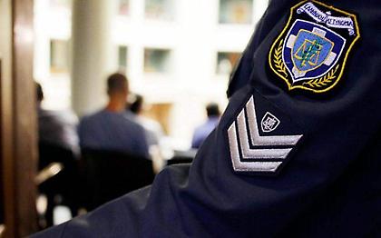 Σύλληψη αστυνομικού για γενετήσιες πράξεις σε βάρος ανηλίκων