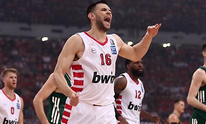 Τα «χρόνια πολλά» του Ολυμπιακού στον Παπανικολάου