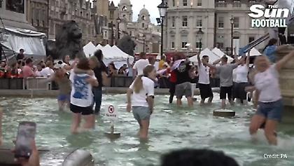 Οι Άγγλοι πανηγύρισαν το Euro γυναικών πηδώντας σε… σιντριβάνι!