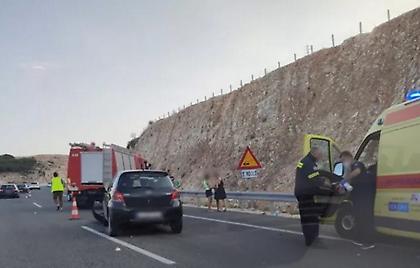 Ιονία Οδός: Αυτοκίνητο παρέσυρε ζευγάρι μπροστά στα μάτια των παιδιού του