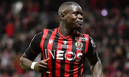 «Κοιτάζει» Μαλάνγκ Σαρ η Μονακό