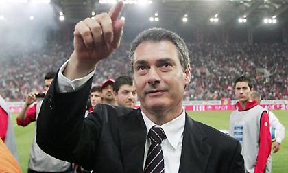 Από τον Σεγκούρα στον Κορμπεράν: Οι Ισπανοί που κάθισαν στον πάγκο του Ολυμπιακού