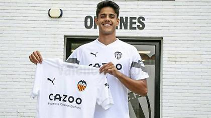 Aνακοίνωσε τον δανεισμό του Ριμπέιρο η Βαλένθια