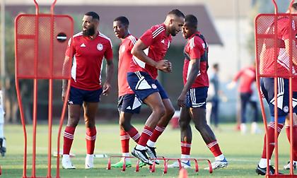 Νέο ξεκίνημα με Σλόβαν ο Ολυμπιακός, με Κορμπεράν στον πάγκο του