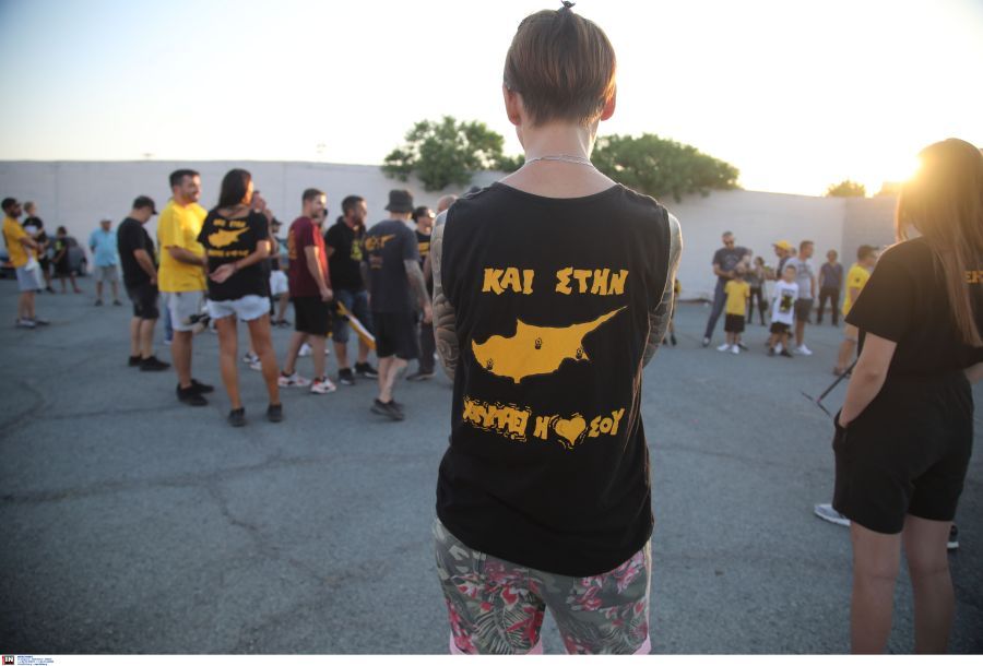 ΑΕΚ: Εκατοντάδες οπαδοί στην προπόνηση στην Κύπρο