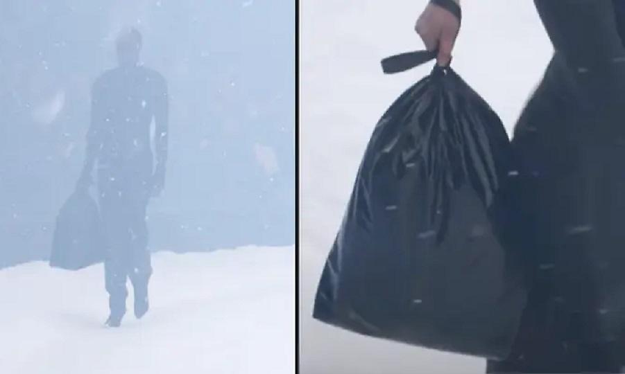 Η Balenciaga λανσάρει «μοντέρνες» σακούλες σκουπιδιών στα 1750 ευρώ