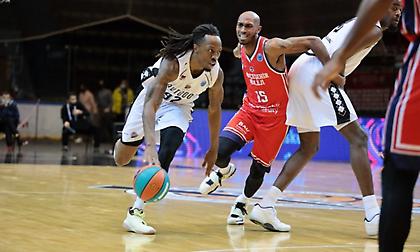 Από την Ούνιξ στη Βαρέζε ο Τζόνσον