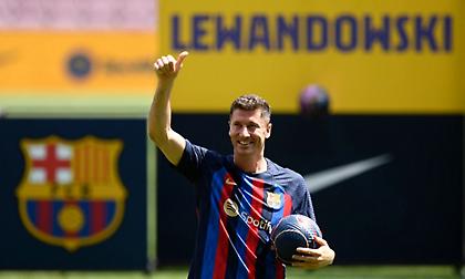 Χαμός για Λεβαντόφσκι στο «Καμπ Νου»: 50 χιλιάδες φίλοι της Μπαρτσελόνα στην παρουσίαση!