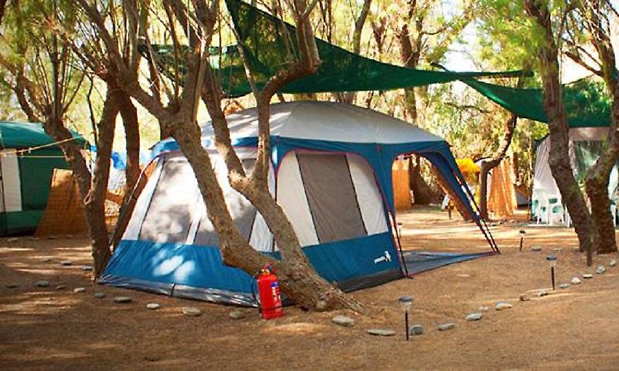 Αντί για δωμάτιο νοίκιασαν σκηνή σε ταράτσα πολυκατοικίας στο Ηράκλειο