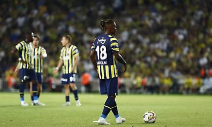 «Καμπάνα» της UEFA στη Φενέρ - Οπαδοί της φώναζαν «Πούτιν» στο ματς με τη Ντινάμο Κιέβου