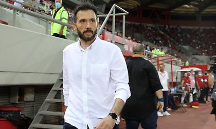 Ηγετική ομιλία Κορμπεράν στου Ρέντη: «Εμείς θα προκριθούμε» - Τα πλάνα του για Μπρατισλάβα