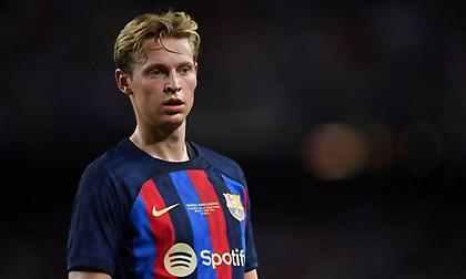 «Η Μπαρτσελόνα πιέζει τον Ντε Γιονγκ μιλώντας για παράνομη ανανέωση συμβολαίου»