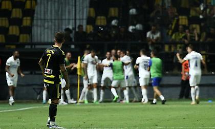 Καλύτερος αλλά και αυτόχειρας Άρης, αποκλείστηκε από τη Μακάμπι