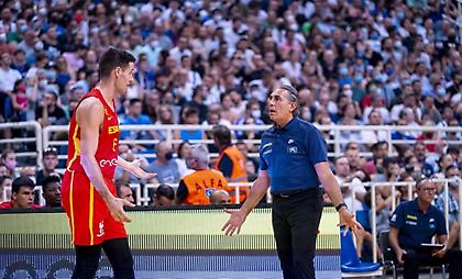 Σκαριόλο: «Να δείξουμε στους Ισπανούς ότι δεν είναι στο γήπεδο μόνο για τον Γιάννη»