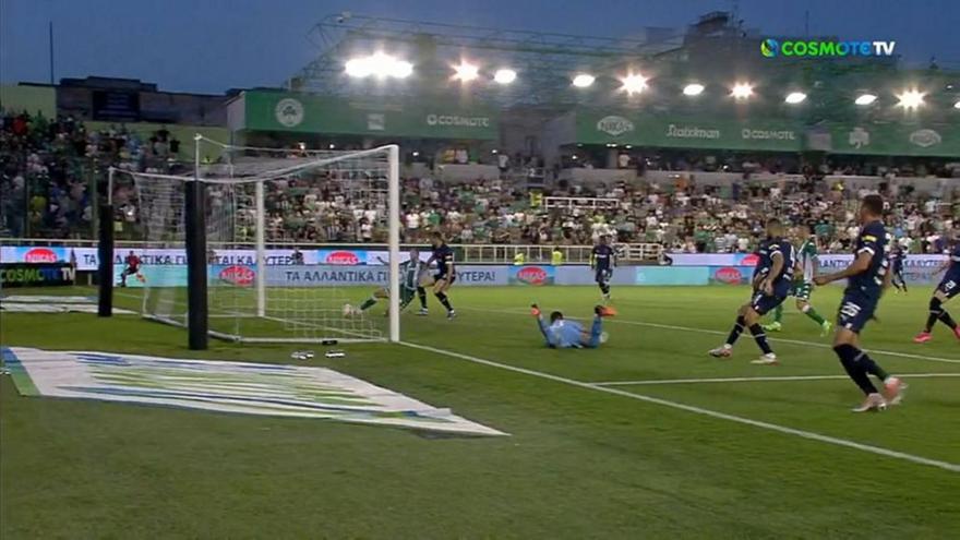 Απίστευτη ευκαιρία για τον Παναθηναϊκό στο 2', σημάδεψε το δοκάρι ο Σπόραρ!