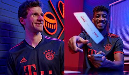 Η τρίτη εμφάνιση της Μπάγερν είναι εμπνευσμένη από παιχνίδι με χαρτιά