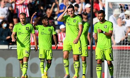 Γκάφες, αμυντικά λάθη και διασυρμός στο ημίχρονο για τη Γιουνάιτεντ κόντρα στην Μπρέντφορντ