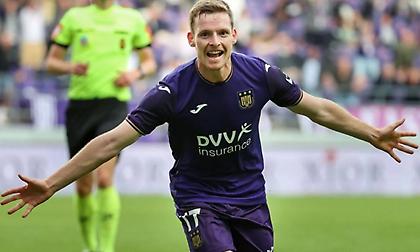 Έφτασε στο Μάντσεστερ και υπογράφει με τη Σίτι ο Σέρχιο Γκόμεθ