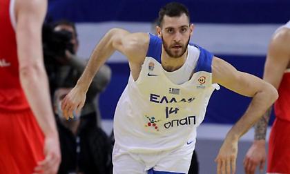 Τα… βάζει από παντού ο Παπαγιάννης